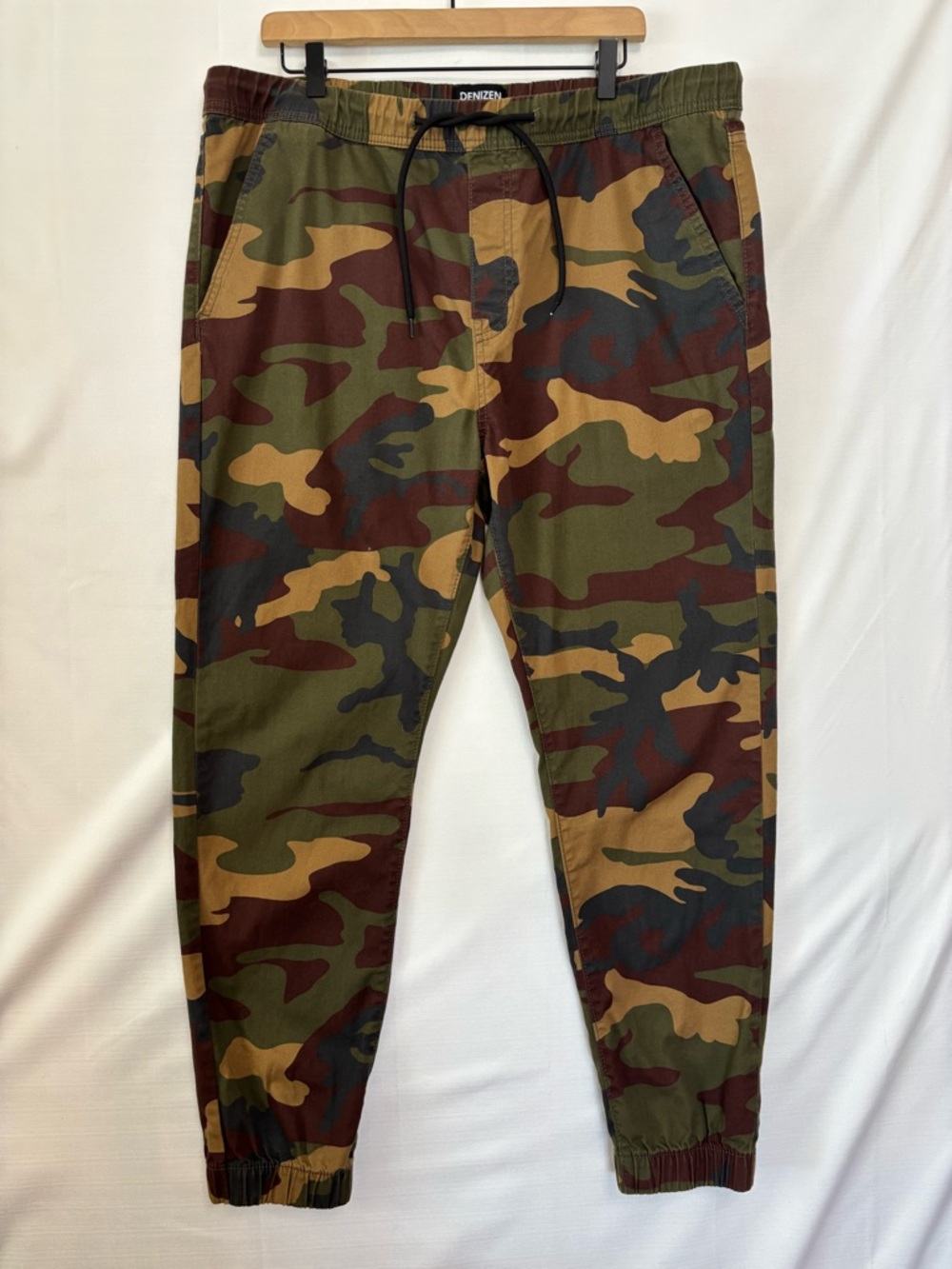 DENIZEN Camouflage Joggers Size XL